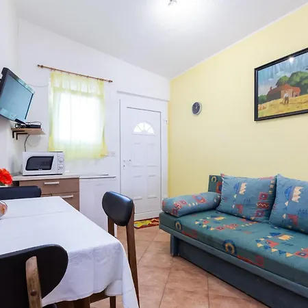 Lucija With Terrace * Baška