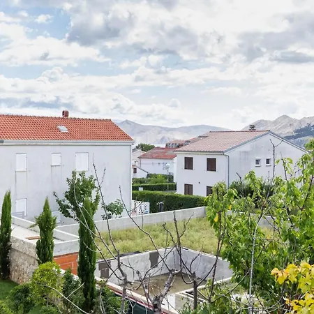 Apartment Lucija With Terrace Baska (Krk)