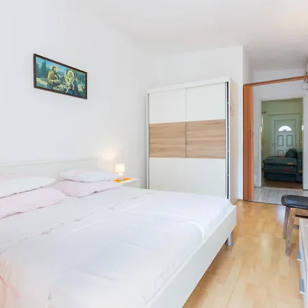 Lucija With Terrace Apartamento Baška